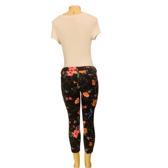 Old Navy Pixie Sz 6 Mid rise Crop Pants Black - Picture 3 of 3